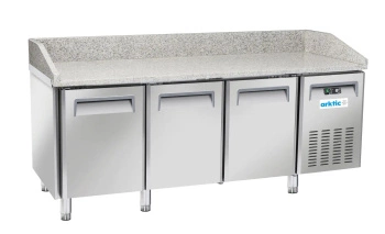 Chladicí stůl na pizzu, 3-dveřový, 640 l, dynamický chladicí systém, 202,5x80x104 cm | ARKTIC 236796