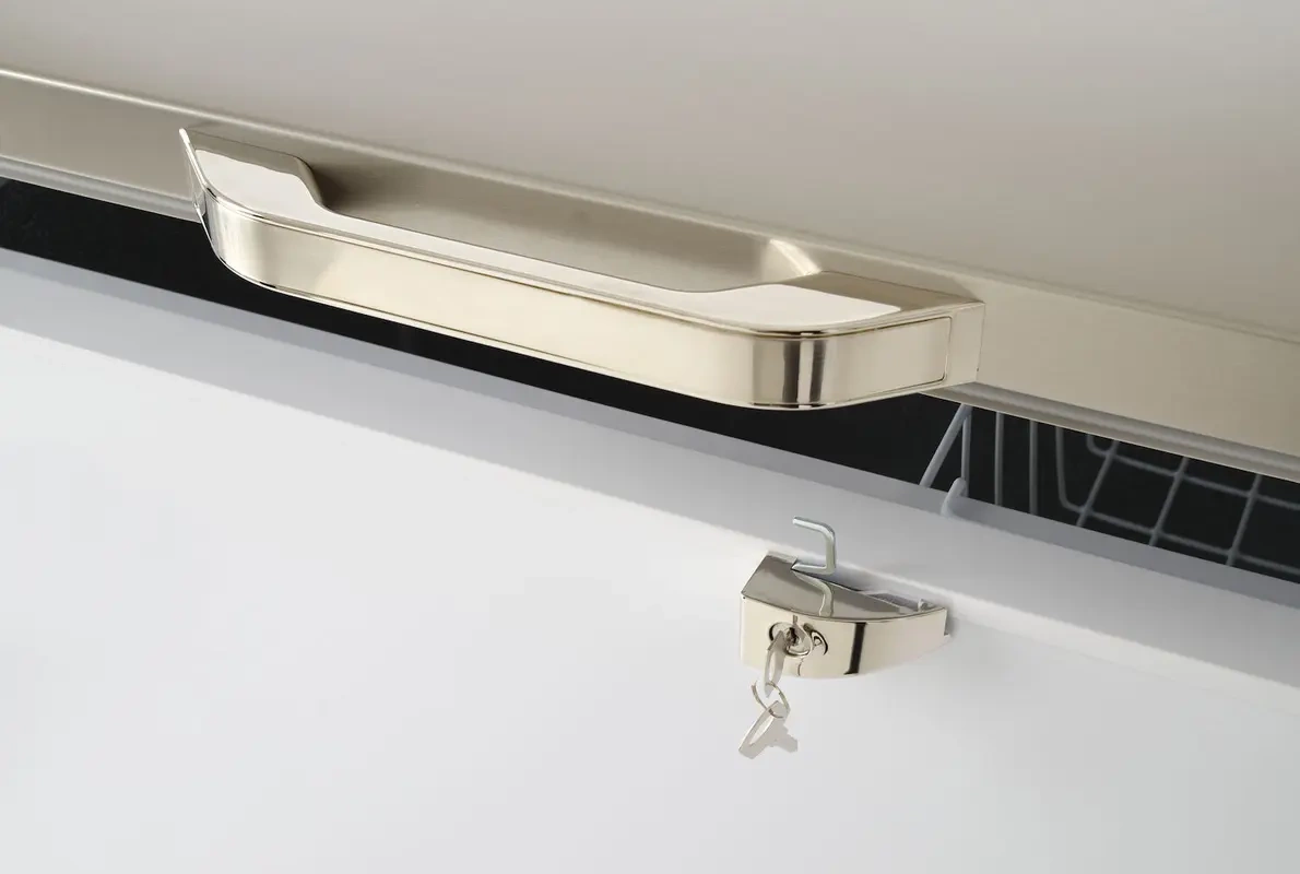 Truhlicová mraznička 282 l, statický chladicí systém, zámek | ARKTIC 233863