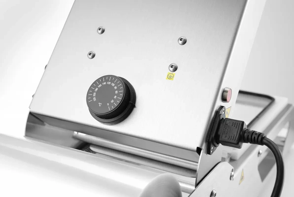 Kompaktní svářečka zásobníků HENDI 330005