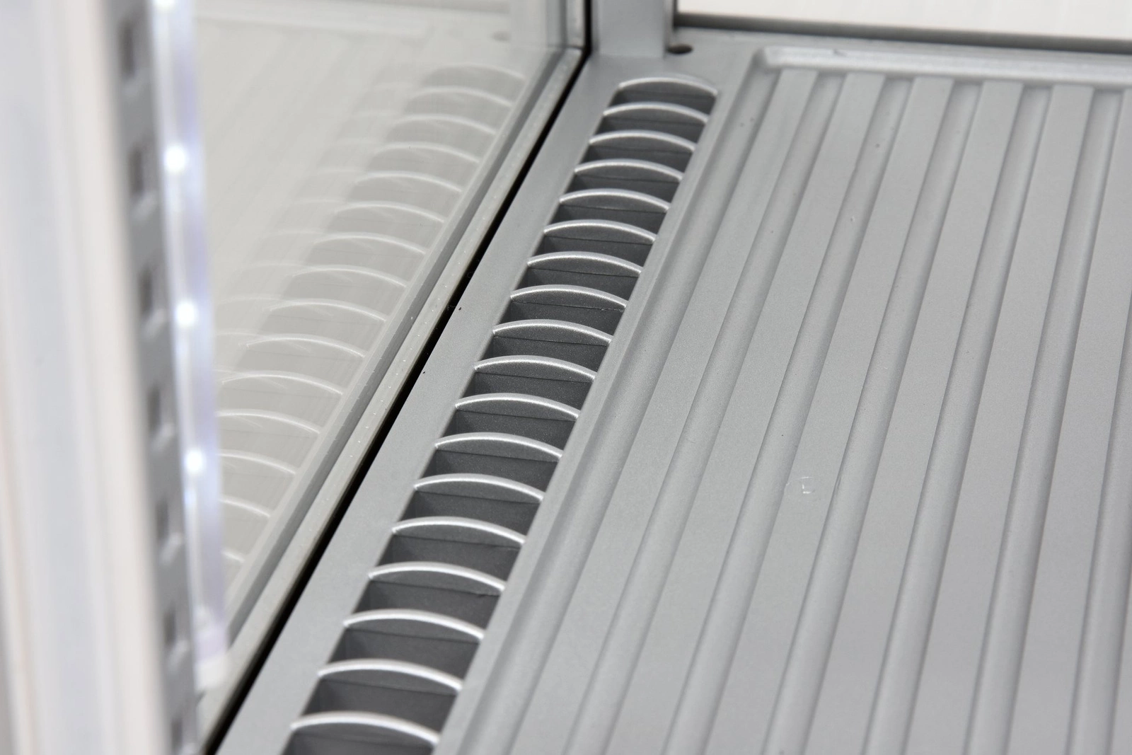 Chladicí vitrína 78 l stříbrná | YATO YG-05057