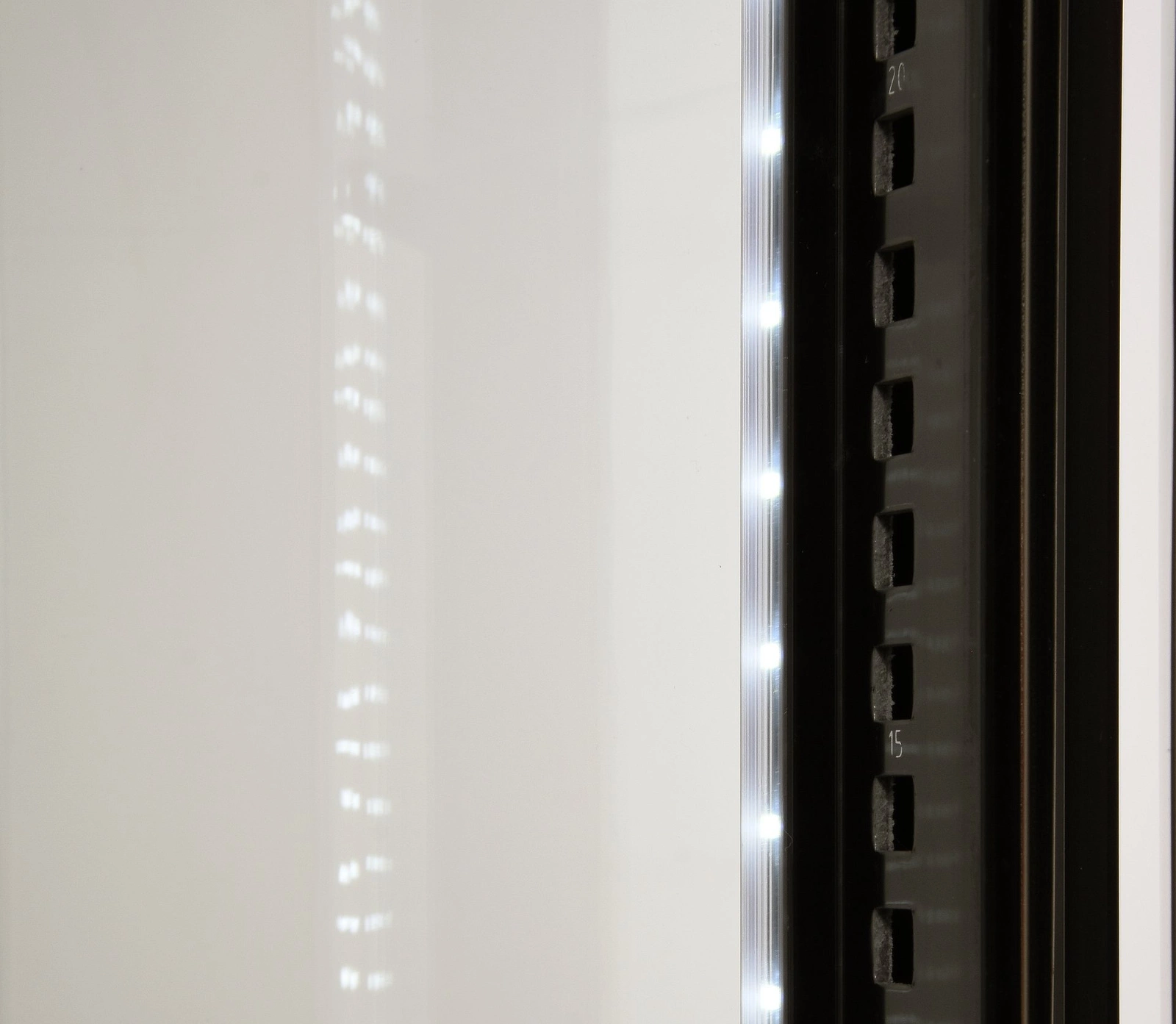 Chladicí vitrína 100 l kulatá nastavitelná | YATO YG-05094