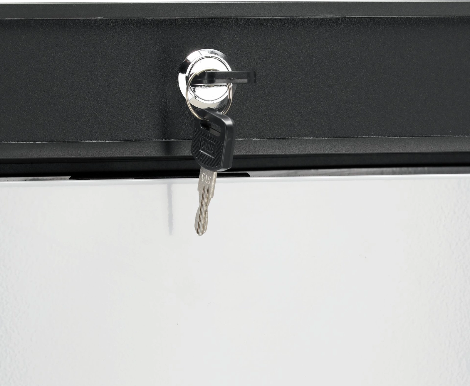 Lakovaná chladicí skříň, 570 l | YATO YG-05235