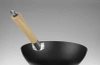 Pánev Wok s dřevěnou rukojetí, ø 32 cm HENDI 627907