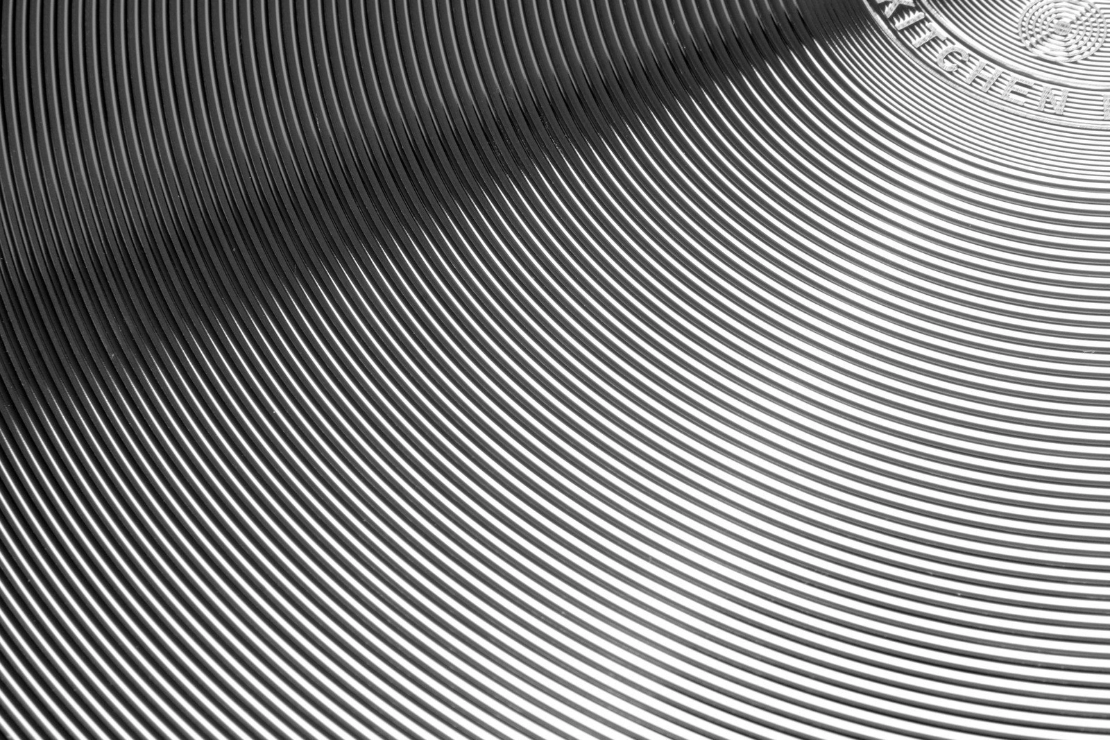 Hliníková pánev s teflonovým povrchem PLATINUM PLUS | YATO YG-00133