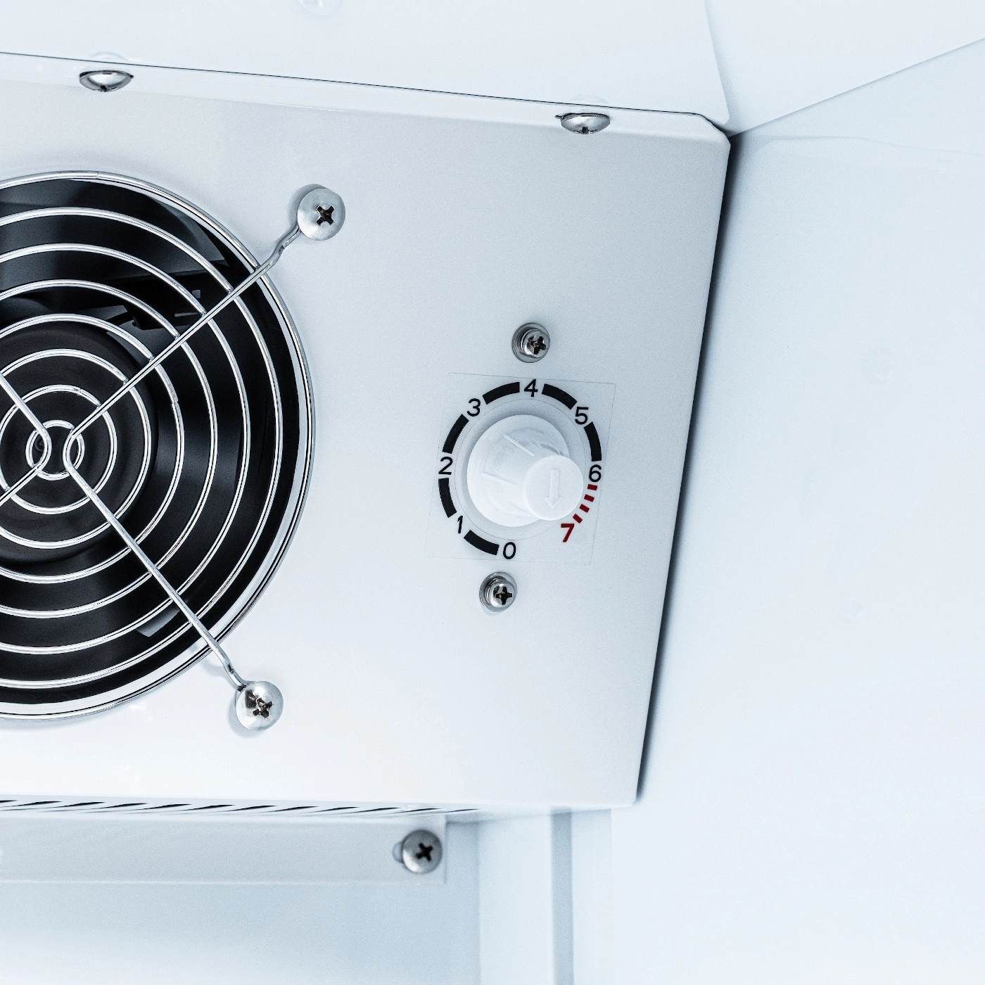 Barová chladnička na nápoje, se zámkem, 160 l | FORGAST FG07237