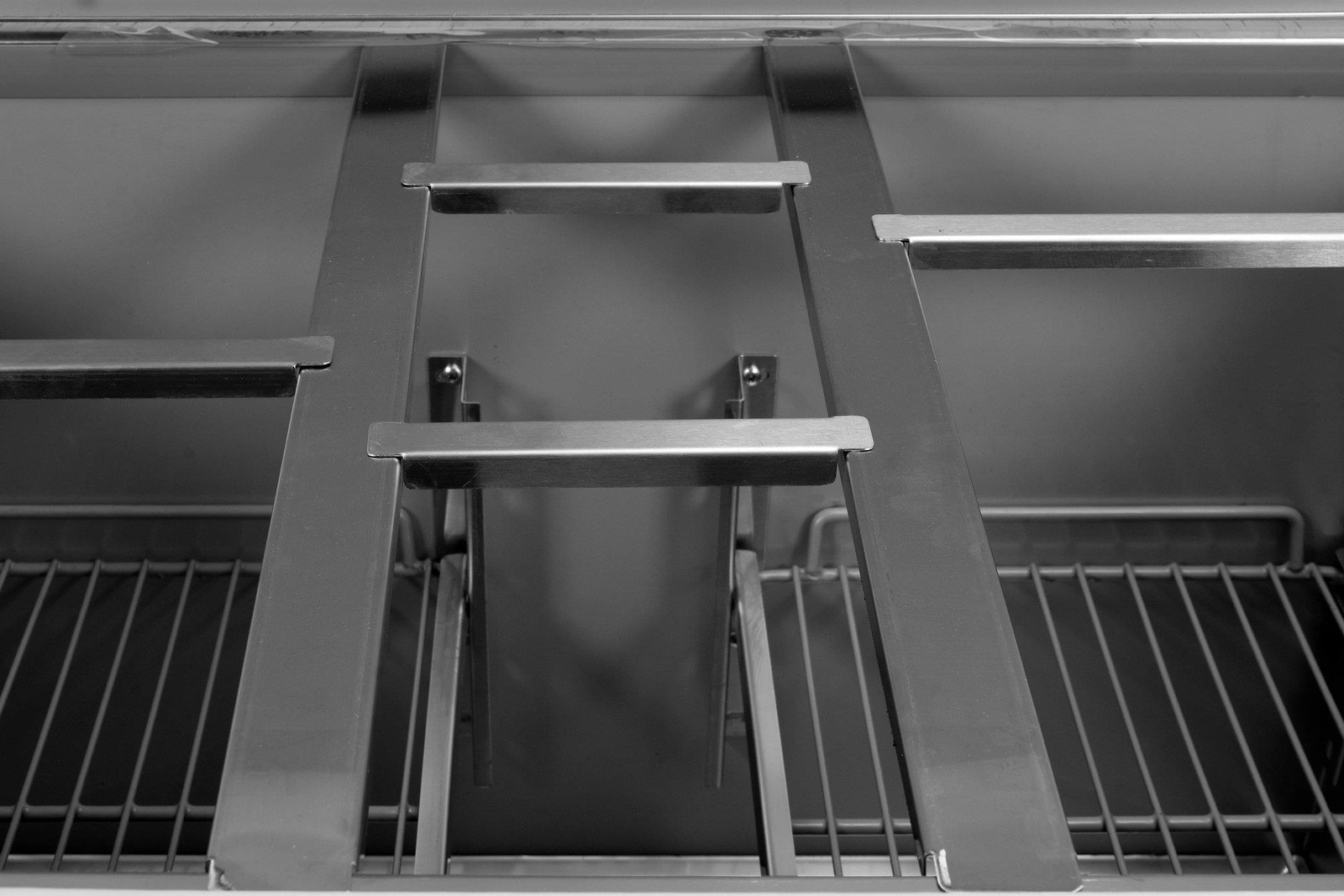 Chladicí dvoudveřový salátový stůl s víkem z nerezové oceli | YATO YG-05262