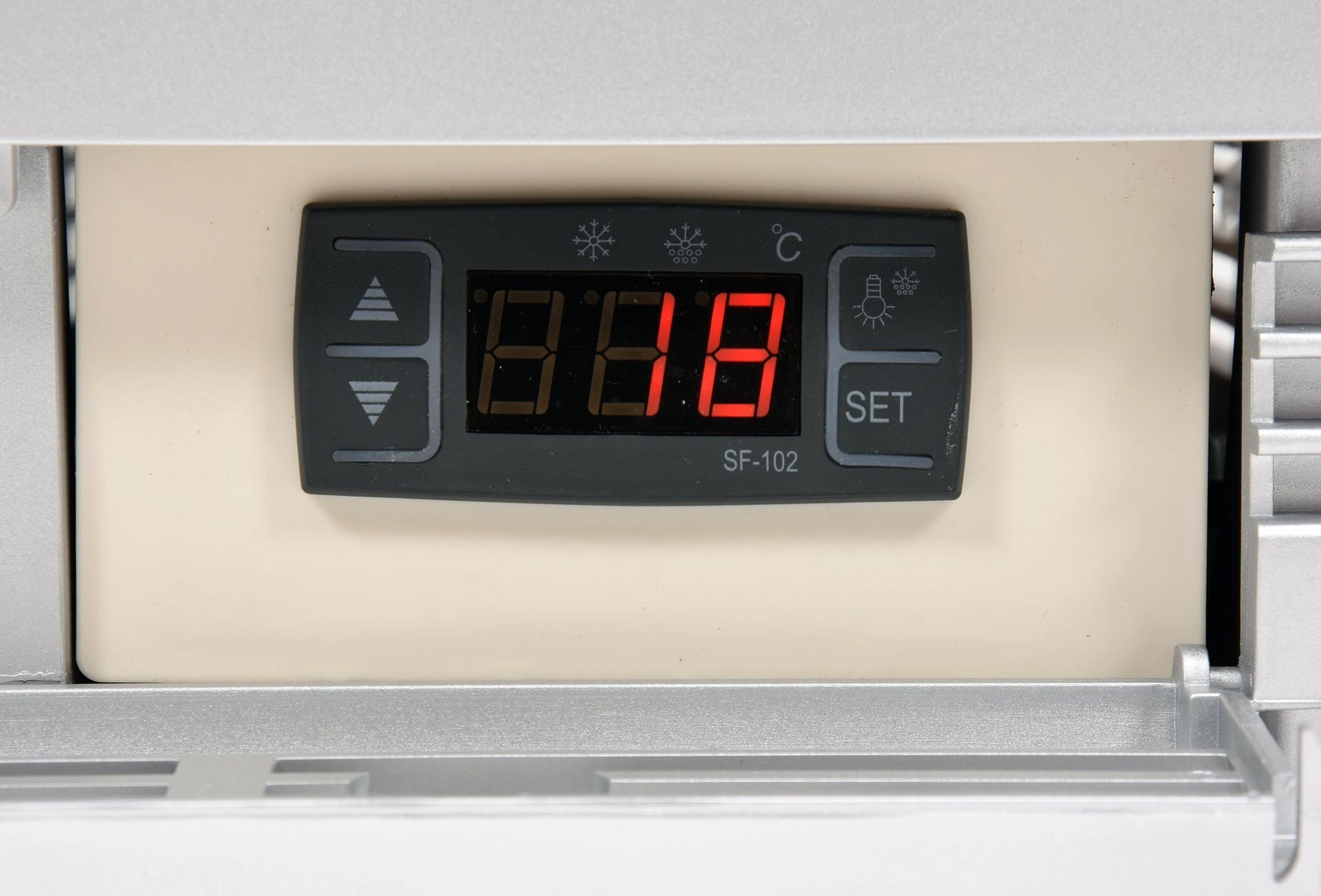 Chladicí vitrína 78 l stříbrná | YATO YG-05057