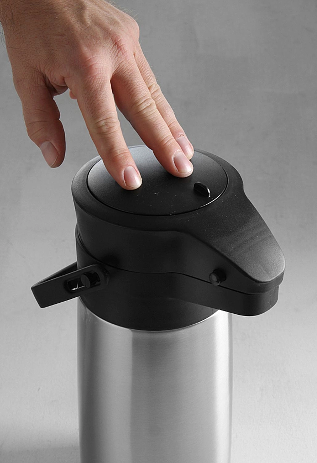 Konferenční ocelová termoska s pumpičkou | HENDI 448908